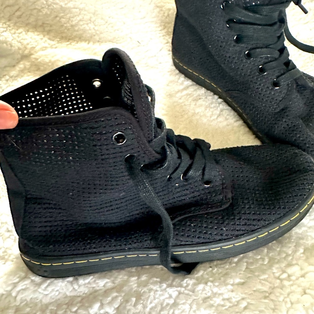 Mesh Dr Martens high top